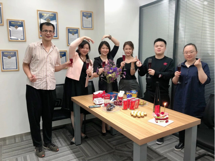 充滿愛的520,明德立人上海美國留學團隊成立一周年!